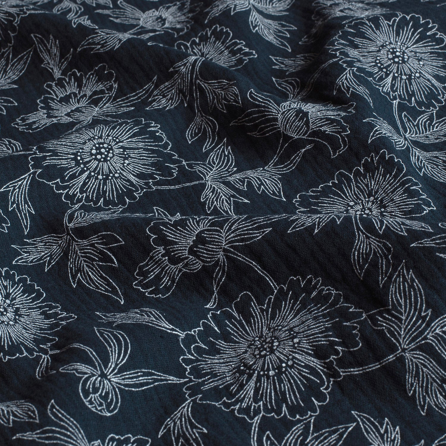 Muslin fabric Flowers Navy Wholesale fabrics Nooteboom Textiles